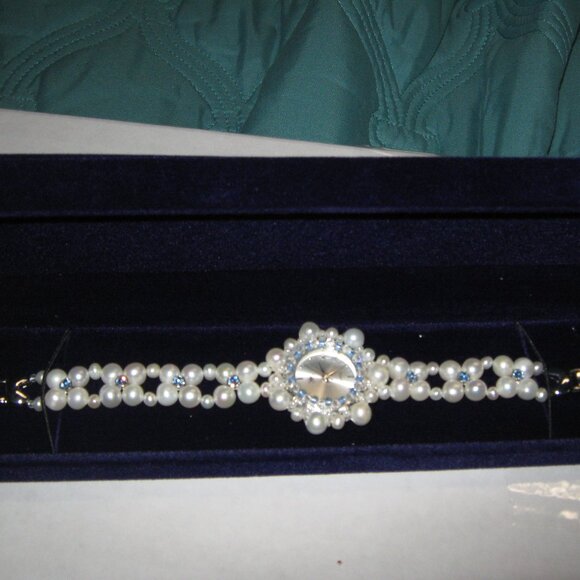 Unknown Jewelry - NWOT Vintage Faux Pearl and Beads with Blue Accents Ladies Dress Watch with Case